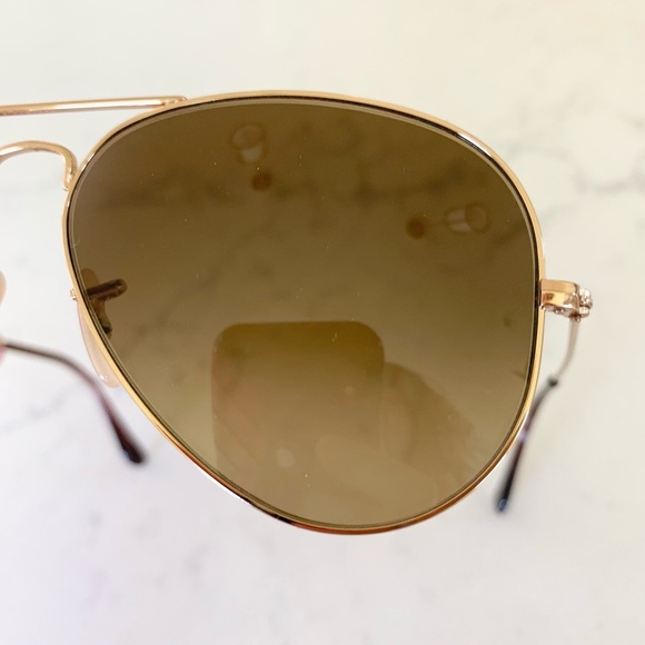 Ray-Ban Aviator Gradient Sunglasses / Polished Arista Gold